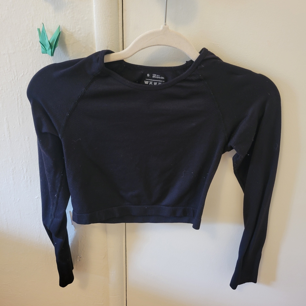 Chic Black Long Sleeve Crop Top